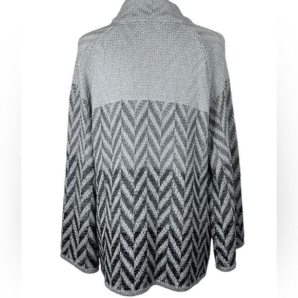 JM Collection Button down Sweater.            Size: LP - Picture 4 of 9